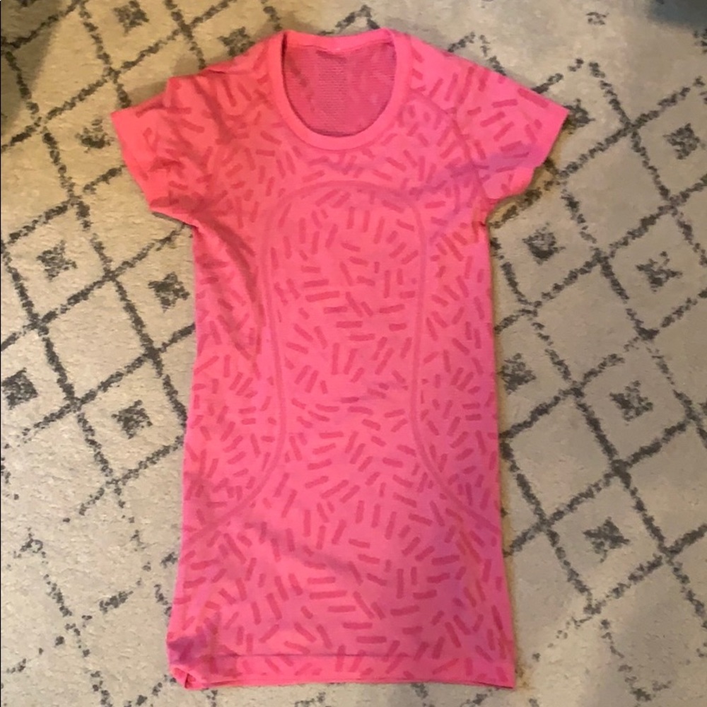 Lulu Swiftly short sleeve tee